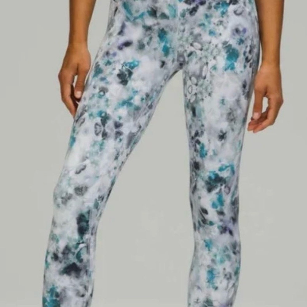 Lululemon align HR pant 25” kaleidofloral size 6 leggings soft NULU fabric